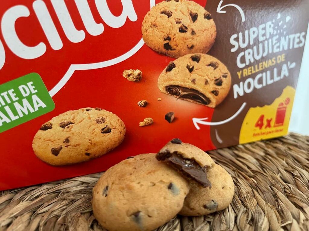 Nocilla Mini Cookies mit viel Schokofüllung vor Verpackung